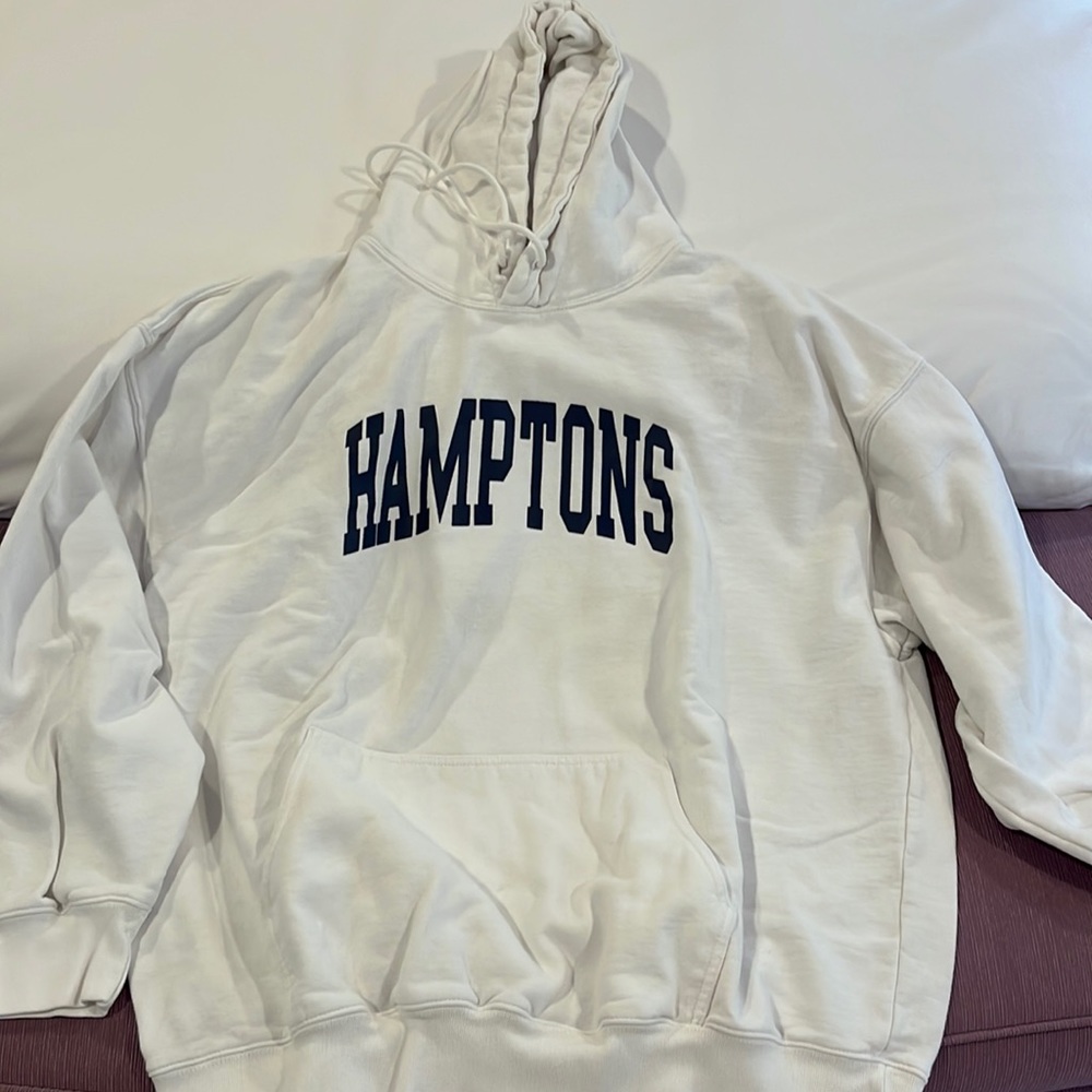 Brandy Melville hamptons hoodie!